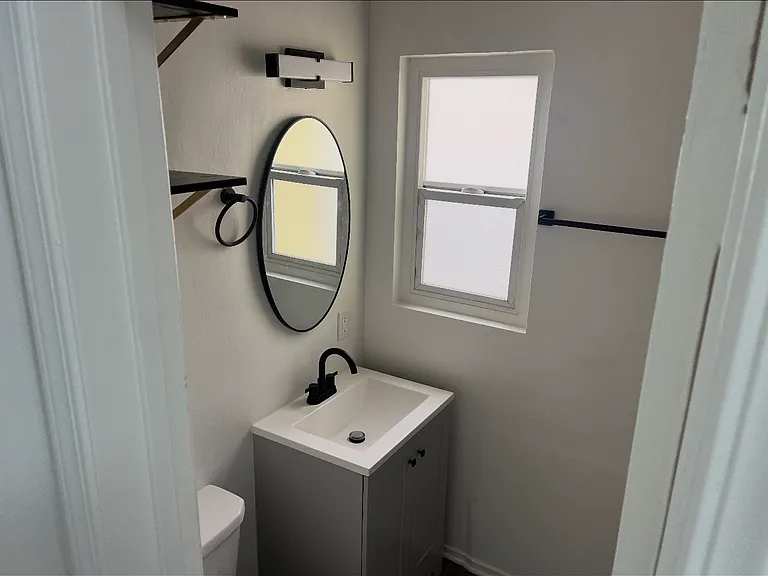 534 Stepney St #5 — Photo 15