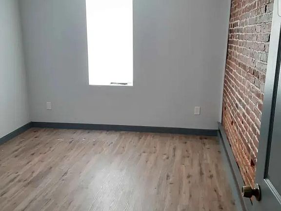 3rd image of 1212 W Erie Ave