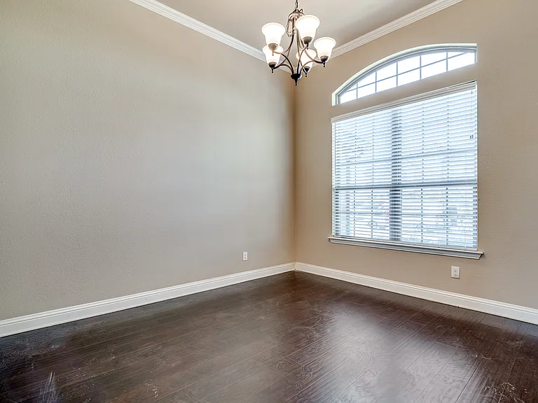 1631 Veneto Dr — Photo 10