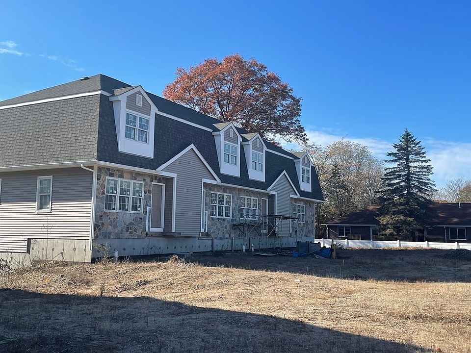 2nd image of 425 Brown St