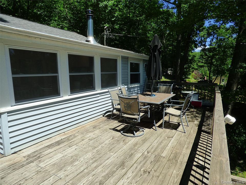 1st image of 156 Brook Trl