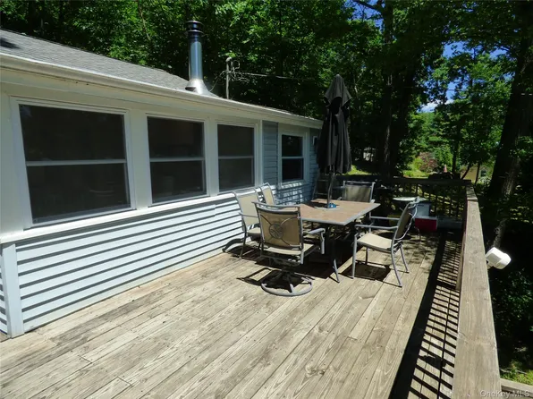 156 Brook Trl, Greenwood Lake, NY 10925