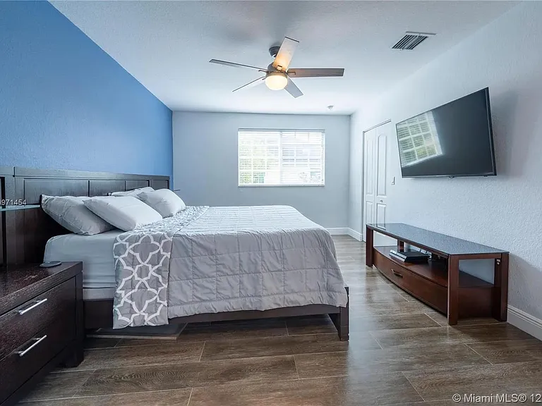 7782 Paddock Pl — Photo 7
