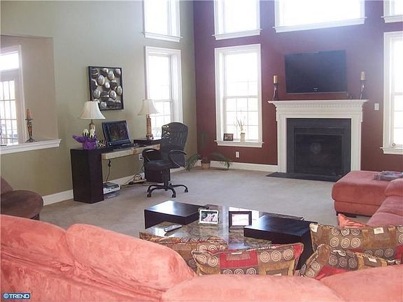 5th image of 43 Mendenhall Dr