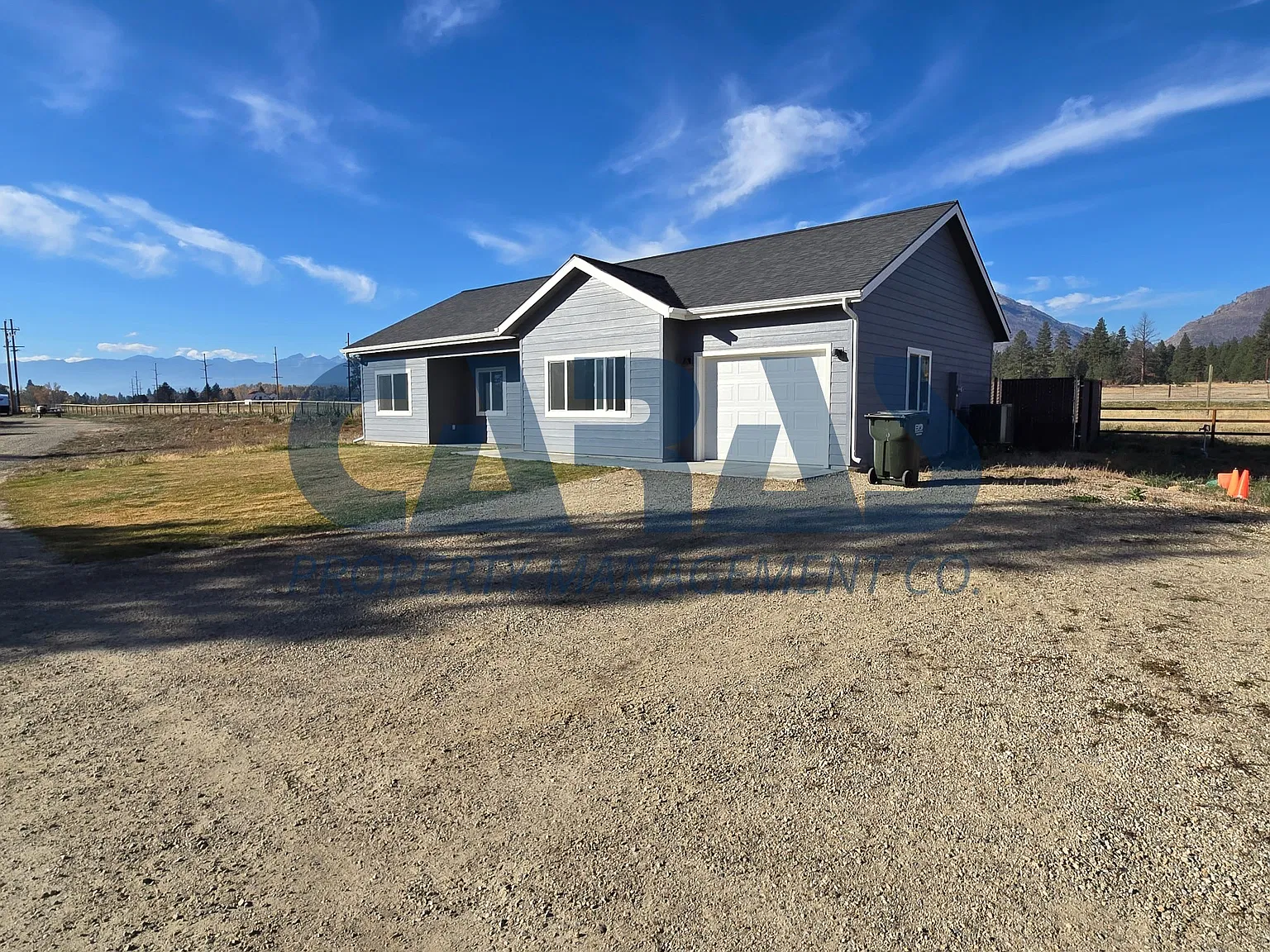 3 bed, 1236 sqft, $1,900 — Photo 1