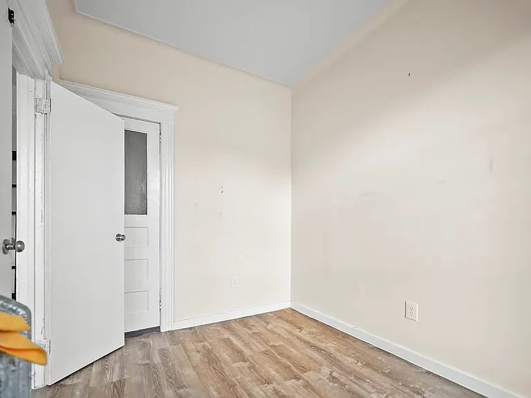 2591 Bedford Ave #3 — Photo 10