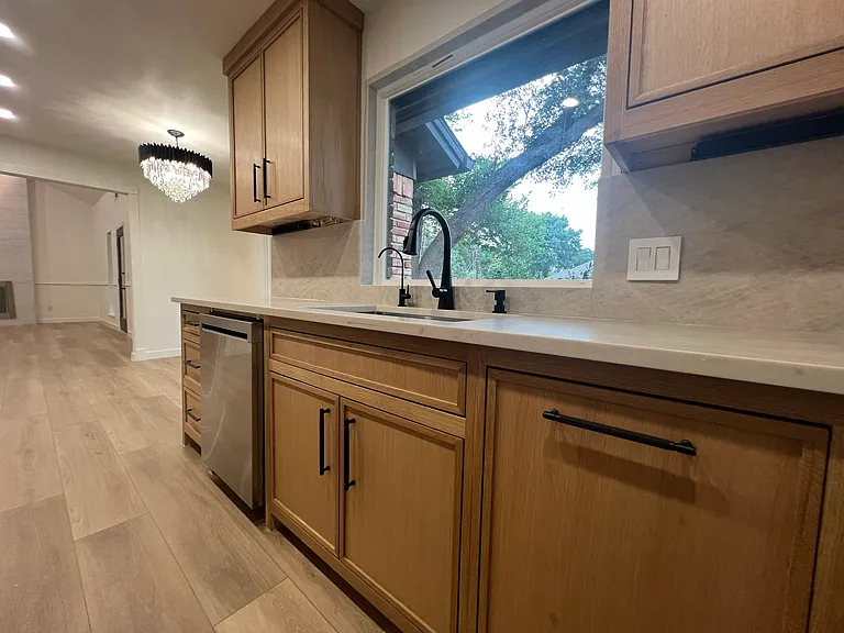 601 N Riverside Dr — Photo 14