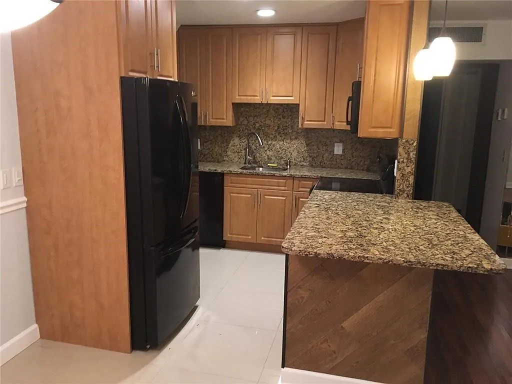 Building Photo - 276 Monaco Way #F