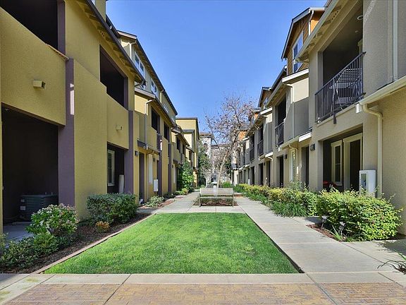 3rd image of 1313 Coyote Creek Way