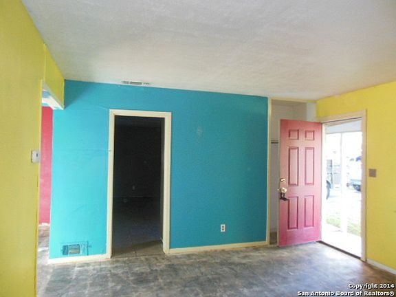 5th image of 4302 Sun Gate Dr