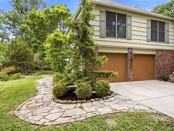 4th image of 4506 W 93rd Ter