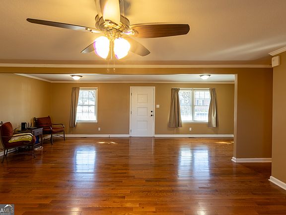 4th image of 3491 Sandy Cir