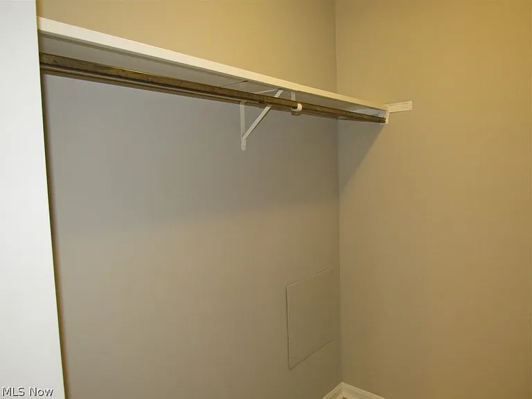 7155 Auburn Rd — Photo 23