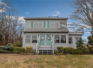 7 Arcadia Rd, Niantic, CT 06357