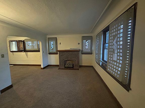 3rd image of 4401 Buckingham Ave #2