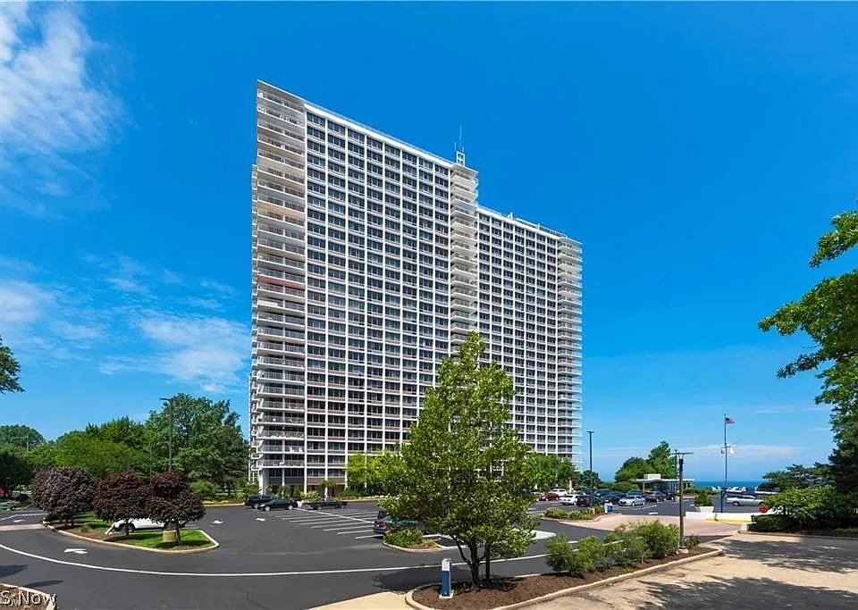 12700 Lake Ave #405
