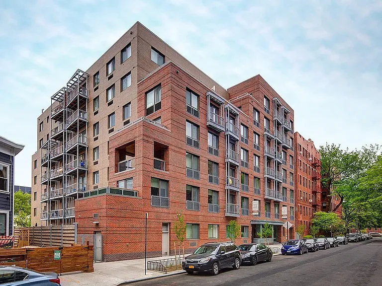 22 Caton Pl #2L — Photo 15
