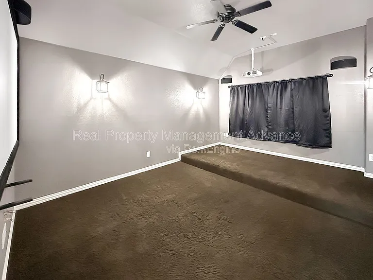 801 Renault Way — Photo 27