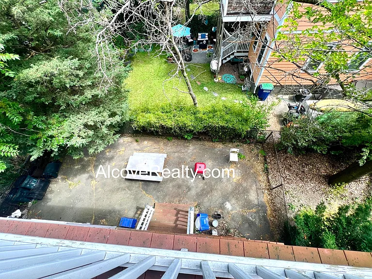 21-3 Sartwell Ave — Photo 15
