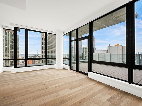 2nd image of 20 Rockwell Pl #3602F