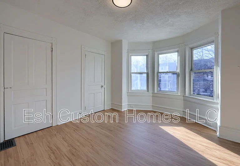 227 S Ann St — Photo 24
