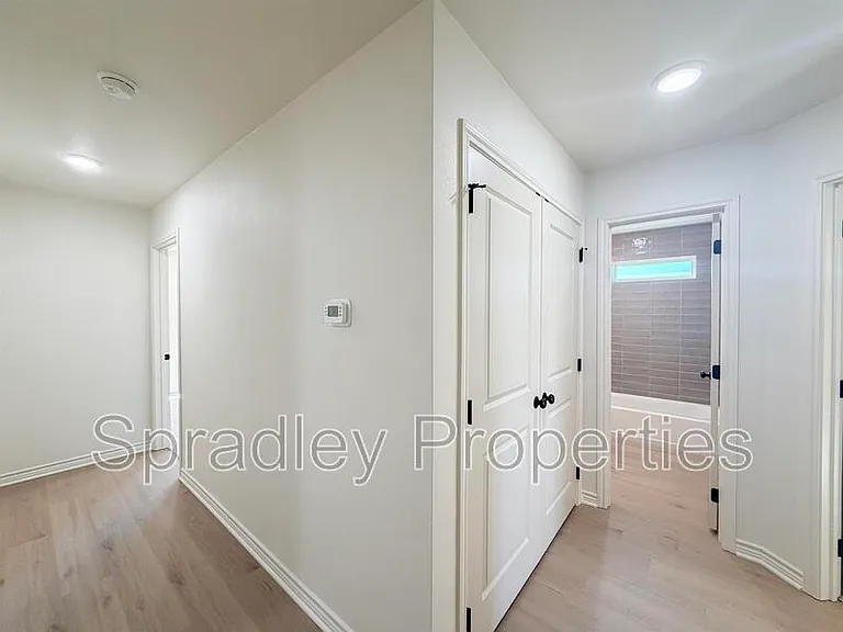 1404 Rita Blanca Ct — Photo 17