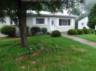 911 S Walnut St, Saint Albans, WV 25177