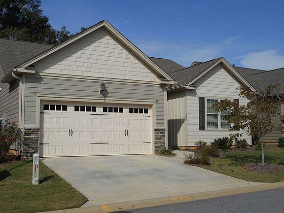 3rd image of 100 Briarhill Dr