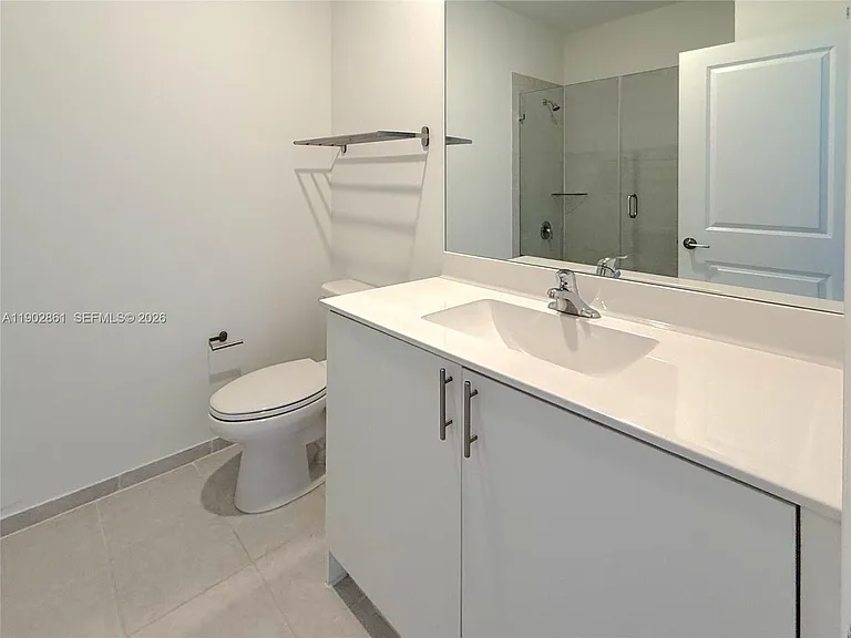 1060 SE 26th Ter #0 — Photo 17