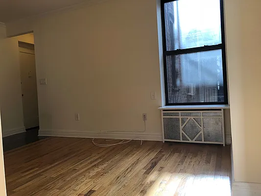 Rented by One New York Realty Inc | media 7