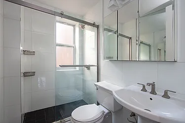 Rented by R New York