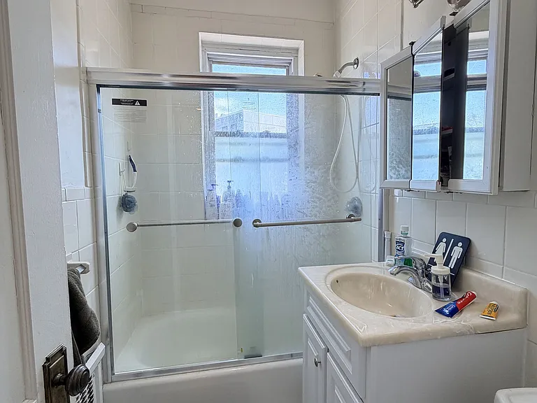 79 Glenville Ave #3A — Photo 6