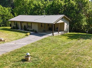 2368 Hall Rd, Dandridge, TN 37725