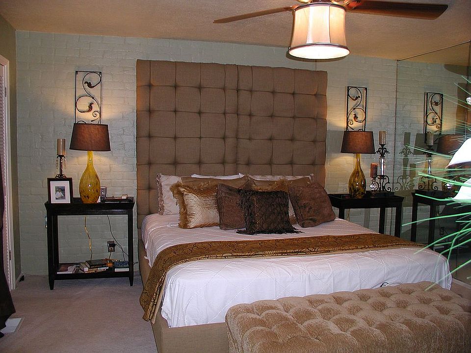 Master BR with mirrired wall