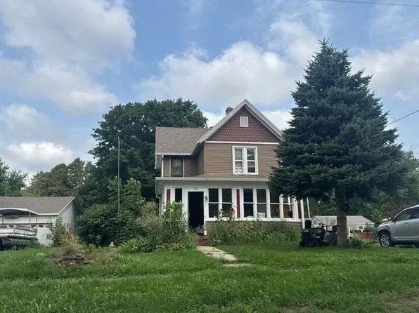 109 E Cordelia St, Fox Lake, WI 53933