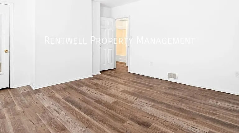27 Highland Ave — Photo 23