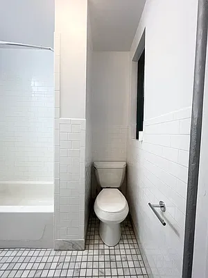 Rented by City Connections Realty | media 6