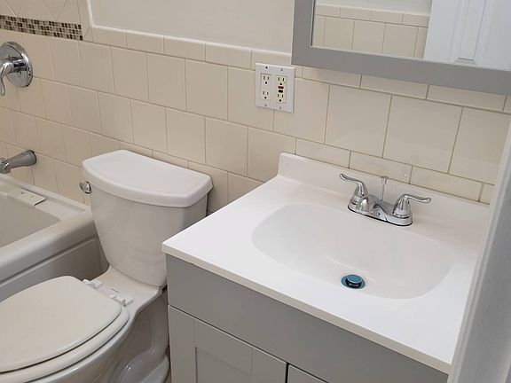 5th image of 717 E 85th St #300