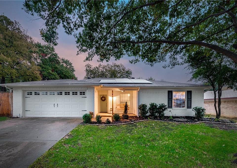 1st image of 702 Parker Dr