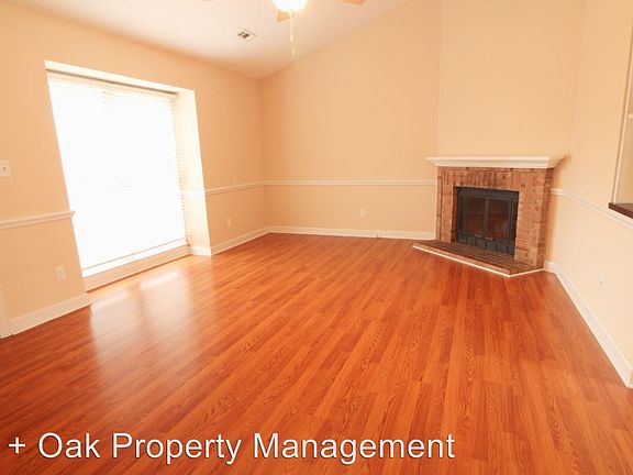 3rd image of 500 Woodcroft Pkwy #7C