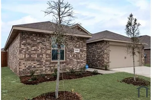 1131 Elijah Way Photo 1