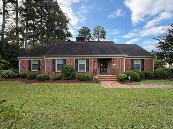 315 W Edinborough Ave, Raeford, NC 28376