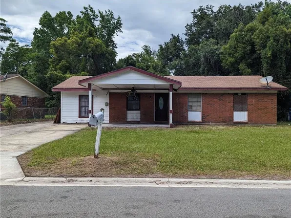 2239 Poinsettia Cir, Brunswick, GA 31520