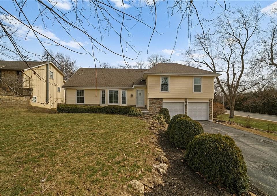 1st image of 8211 Caenen Lake Rd