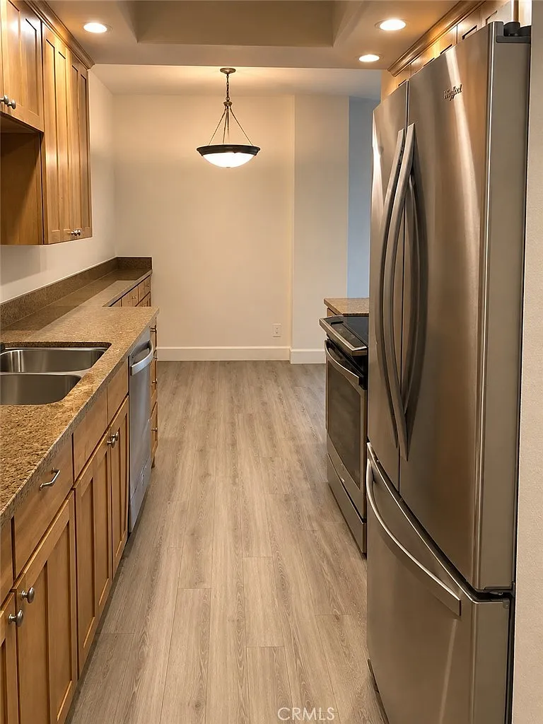 1 bed, 1.5 bath, 741 sqft, $3,900 — Photo 4