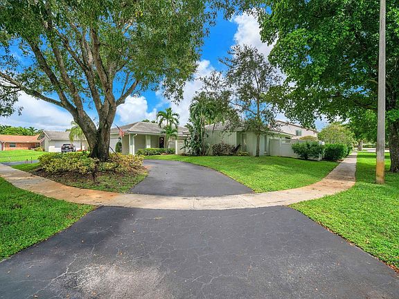 2nd image of 1100 NW 93rd Terrace