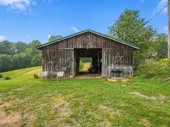 22358 Apache Ln, Bristol, VA 24202