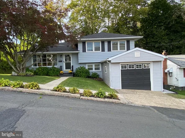 412 Pulaski Dr, Pottsville, PA 17901