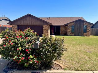 33 Peterson Dr, Clinton, OK 73601