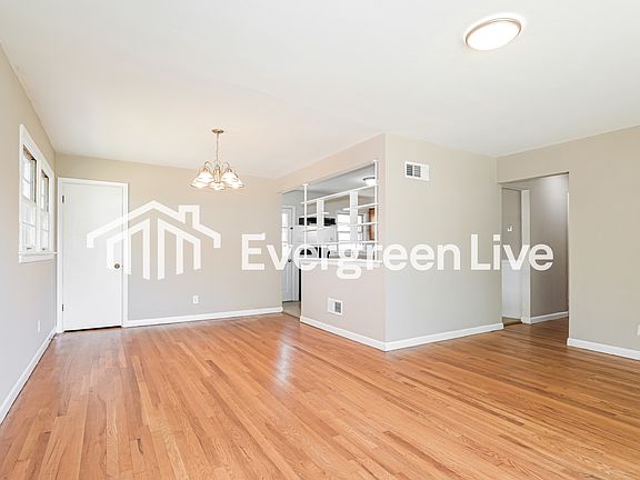 3rd image of 380 S Saint Jacques St